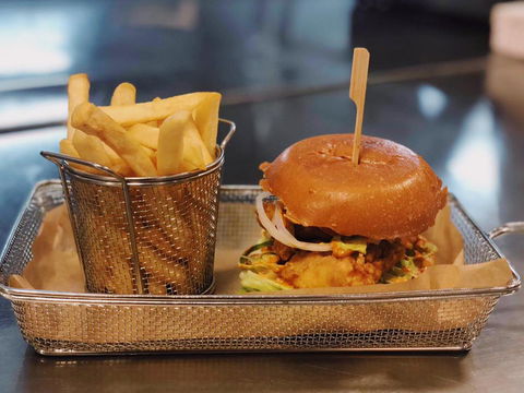 24 Seven Cafe - Pubs Adelaide 1