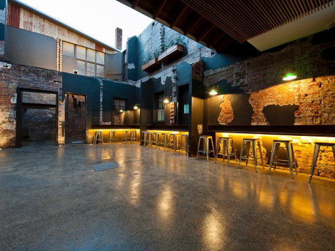 Royal Hotel Queanbeyan - Pubs Adelaide 1