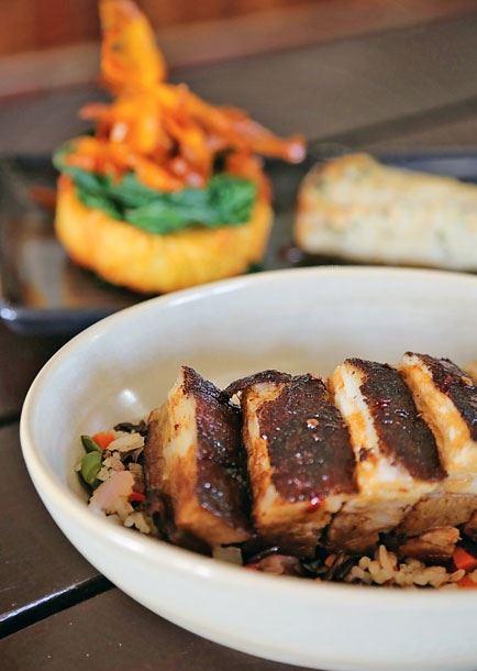 Tradewinds Bar & Bistro - Pubs Adelaide 7