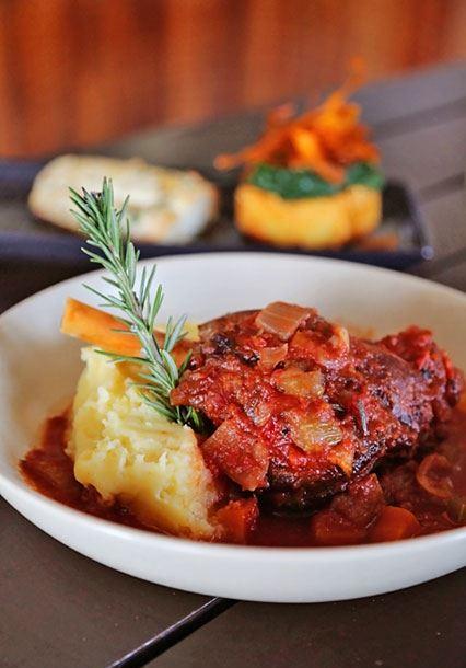 Tradewinds Bar & Bistro - Pubs Adelaide 8
