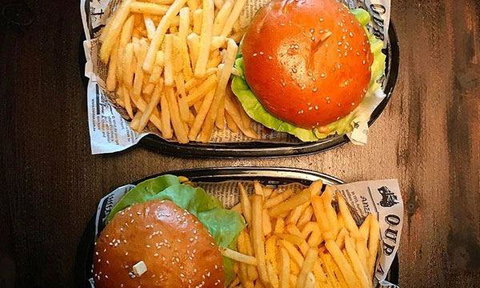 Burnett Street Burgers BSB - Pubs Adelaide 3