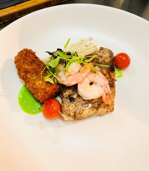 Essence Bar & Grill - Pubs Adelaide 6