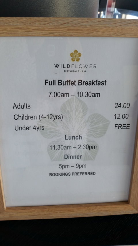 Wildflower Restaurant And Bar At Best Western Plus Lake Kawana - Pubs Adelaide 1