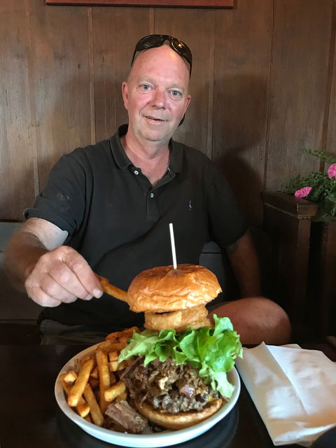 Lester & Earl - Pubs Adelaide 1
