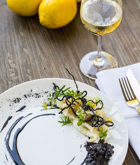 The Long Apron - Pubs Adelaide 9