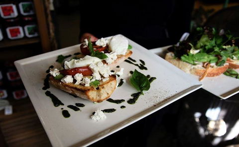 Worn-Out-Wares Cafe - Pubs Adelaide 11