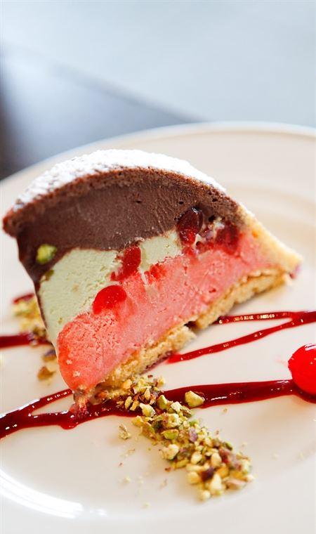 Renzo's Bar Cafe Italiano - Pubs Adelaide 4