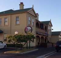 Comfort Inn The Pier Restaurant - Pubs Adelaide