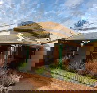 Jennacubbine Tavern - Pubs Adelaide