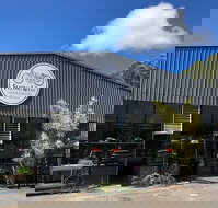 Flying West - Pubs Adelaide