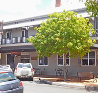 Queenslander Hotel - Pubs Adelaide