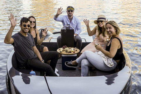 1.5-Hour Boat Rental In Melbourne - Pubs Adelaide 3