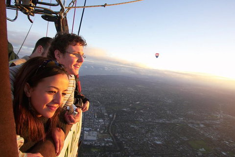 Melbourne Balloon Flights, The Peaceful Adventure - Pubs Adelaide 1