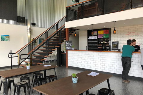 Beer, Wine And Gin (The Ultimate Tastings.) - Pubs Adelaide 2