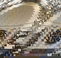 Melbourne Cathedrals and Parklands tour - Pubs Adelaide