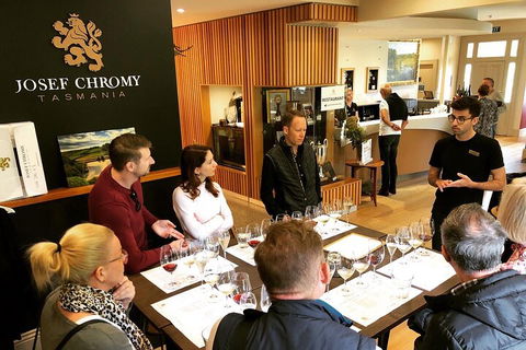 Tamar Valley Wine And Gin Tour With Lunch - Pubs Adelaide 0
