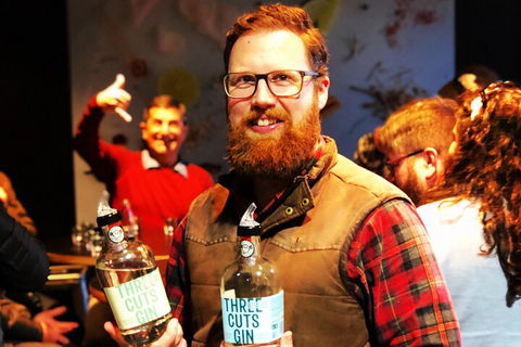 Tamar Valley Wine And Gin Tour With Lunch - Pubs Adelaide 3