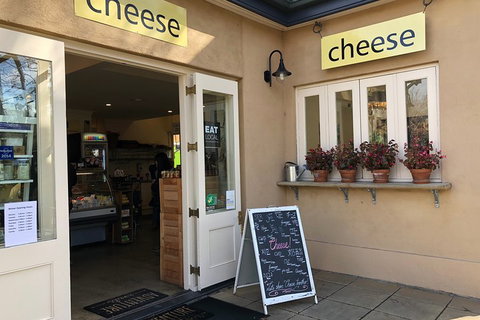 Small Group Adelaide Hills And Hahndorf Hideaway Tour From Adelaide - Pubs Adelaide 0