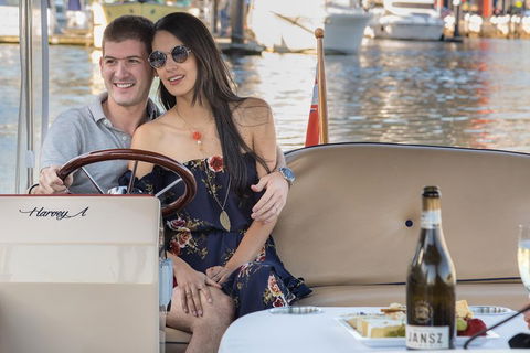 2-Hour Self-Drive Boat Hire On The Yarra River - Pubs Adelaide 5