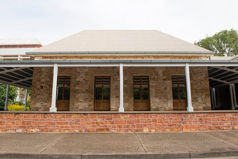 Private WW2 Bombing Of Darwin Tour - Pubs Adelaide 5