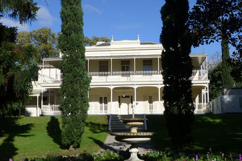 Melbourne City Tour: Lifestyle Of The Rich And Famous - Pubs Adelaide 0