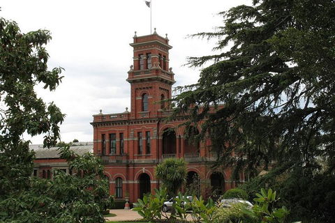 Melbourne City Tour: Lifestyle Of The Rich And Famous - Pubs Adelaide 5
