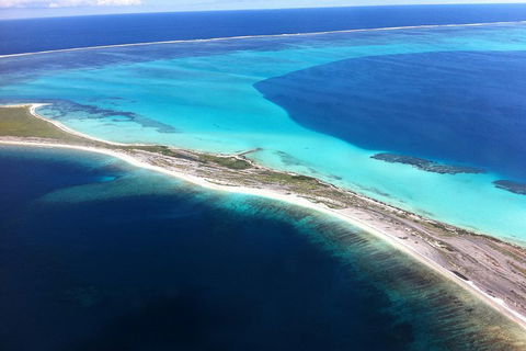 Abrolhos Islands Fixed-Wing Scenic Flight - Pubs Adelaide 1