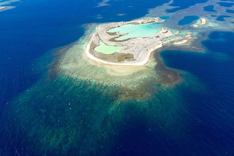 Abrolhos Islands Fixed-Wing Scenic Flight - Pubs Adelaide 4