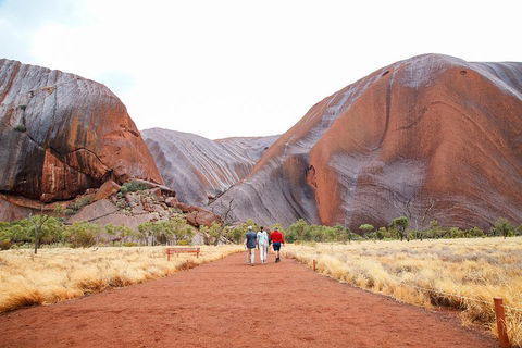 2-Day Uluru (Ayers Rock) And Kata Tjuta Trip From Alice Springs - Pubs Adelaide 1