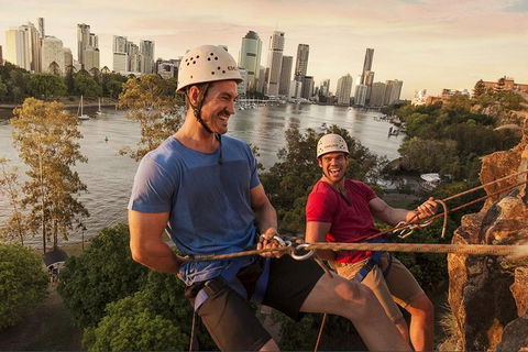 Abseiling The Kangaroo Point Cliffs In Brisbane - Pubs Adelaide 5