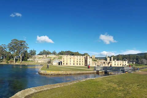 6-Day Tasmanian Explorer Adventure Tour From Hobart - Pubs Adelaide 0