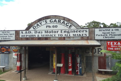 Private Tour To Paronella Park, Historic Village Herberton And Wild Life Wallaby - Pubs Adelaide 3