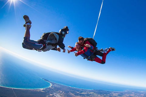 Byron Bay Tandem Sky Dive - Pubs Adelaide 0
