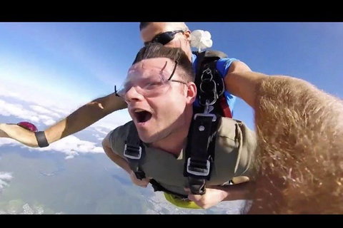 Reef And Rainforest Tandem Sky Dive In Cairns - Pubs Adelaide 1