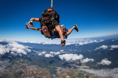 Reef And Rainforest Tandem Sky Dive In Cairns - Pubs Adelaide 3