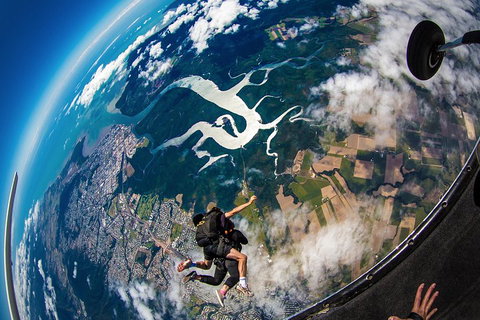 Reef And Rainforest Tandem Sky Dive In Cairns - Pubs Adelaide 5