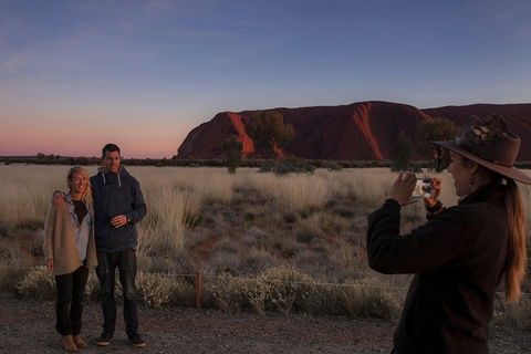 Highlights Of Uluru Including Sunrise And Breakfast - Pubs Adelaide 4