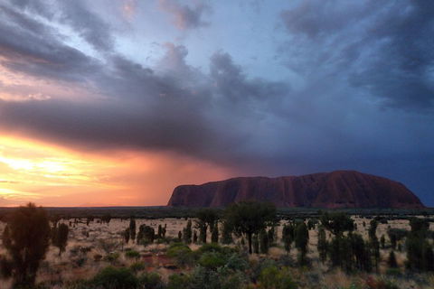 Uluru Small Group Tour Including Sunset - Pubs Adelaide 4