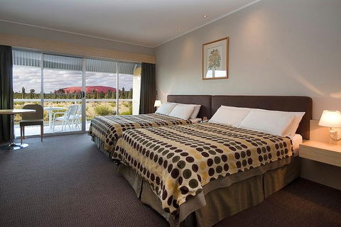 3-Day Uluru-Kata Tjuta And Kings Canyon 4WD Small-Group Eco-Tour From Alice Springs - Pubs Adelaide 0