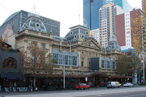 Melbourne City Tour And Phillip Island In One Day - Pubs Adelaide 2