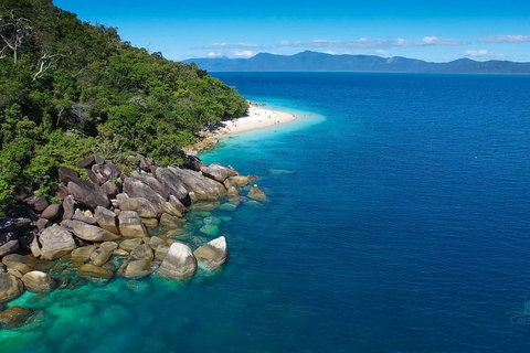Fitzroy Island Catamaran Transfers From Cairns - Pubs Adelaide 1