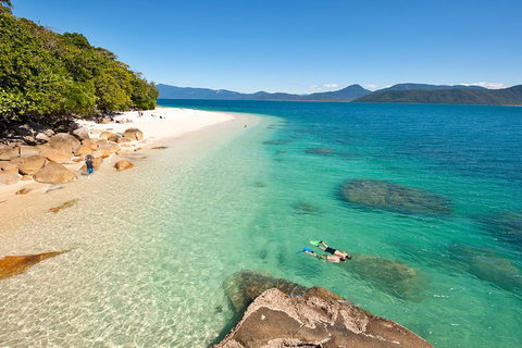 Fitzroy Island Catamaran Transfers From Cairns - Pubs Adelaide 4