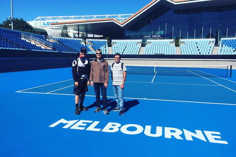 Melbourne Sports Walking Tour - Pubs Adelaide 1