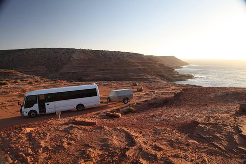 7-Day Exmouth Explorer Via Pinnacles Monkey Mia Ningaloo Reef Returning To Perth - Pubs Adelaide 4