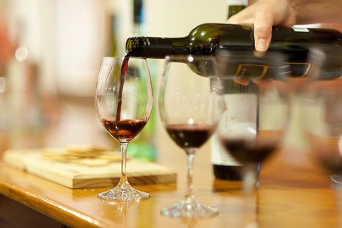 McLaren Vale And Glenelg Wine Tasting And Sightseeing (Half-day Afternoon) - Pubs Adelaide 1