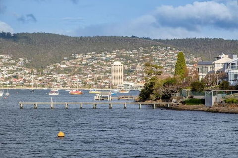 Derwent River Historic Harbour Cruise From Hobart - Pubs Adelaide 5