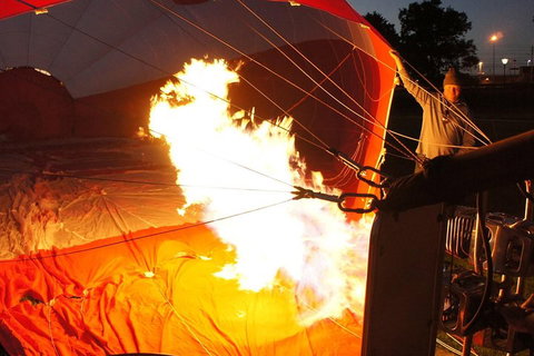 Melbourne Balloon Flights, The Peaceful Adventure - Pubs Adelaide 0