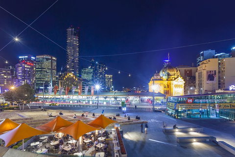 Melbourne By Night - Pubs Adelaide 4