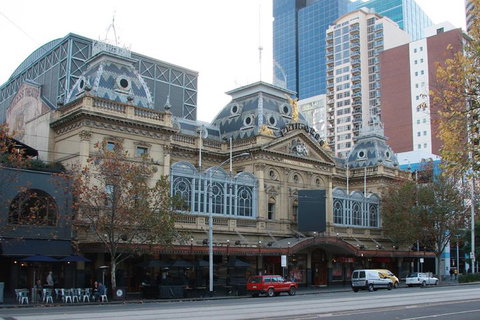 Melbourne City Tour And Phillip Island In One Day - Pubs Adelaide 2