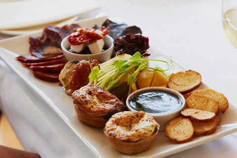 Margaret River Indulge And Discover Day Tour - Pubs Adelaide 3